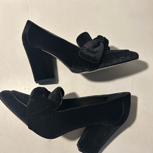 Bella Vita black velour block heel shoes with bow front size 10N NWT - Picture 7 of 7